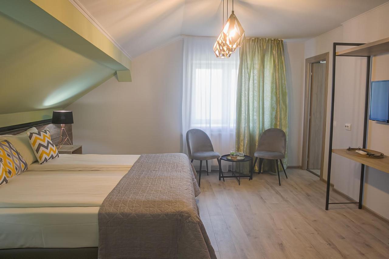 Hotel Corvin House Hunedoara Exterior foto
