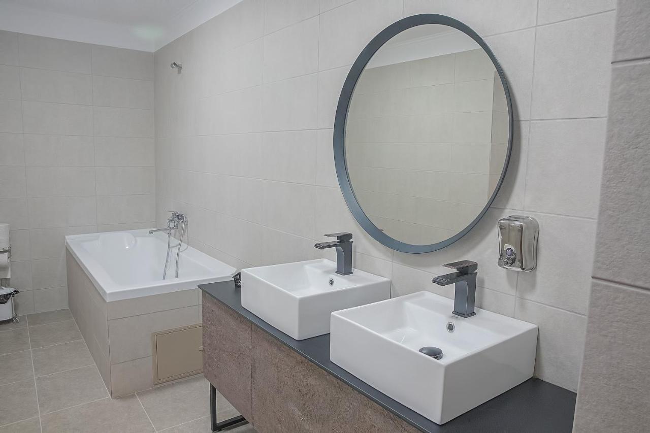 Hotel Corvin House Hunedoara Exterior foto