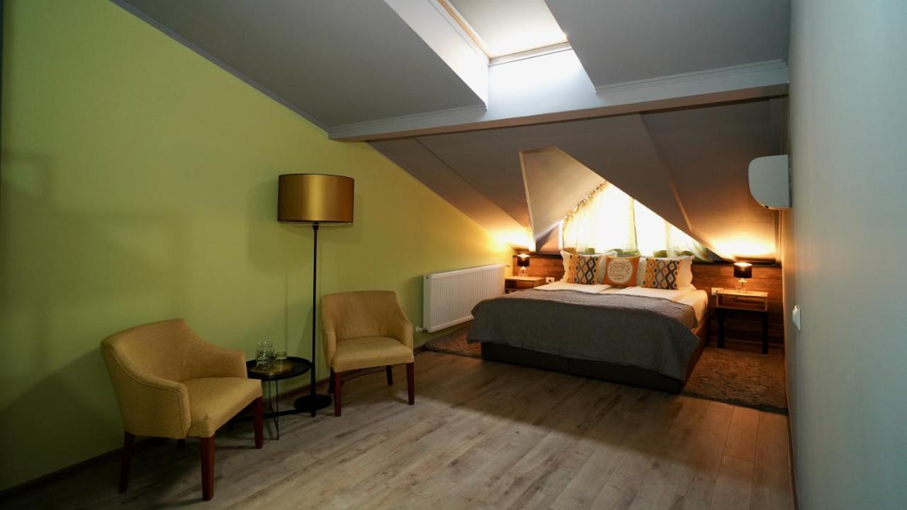 Hotel Corvin House Hunedoara Exterior foto