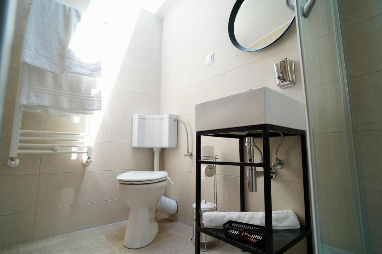 Hotel Corvin House Hunedoara Exterior foto